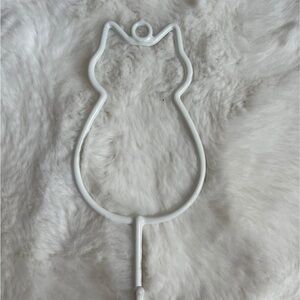 White Cat-Shaped Metal Hanger